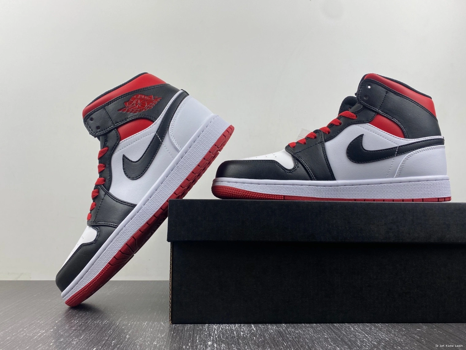 Black Air DQ8426-106 Mid Red 'Gym Toe' Jordan 1 0920